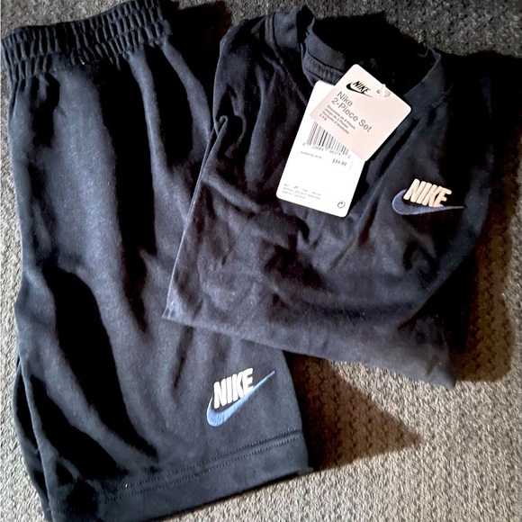New Nike T-Shirt & Shorts Set Boy's 2-Piece Sz. 7 black - Picture 1 of 1